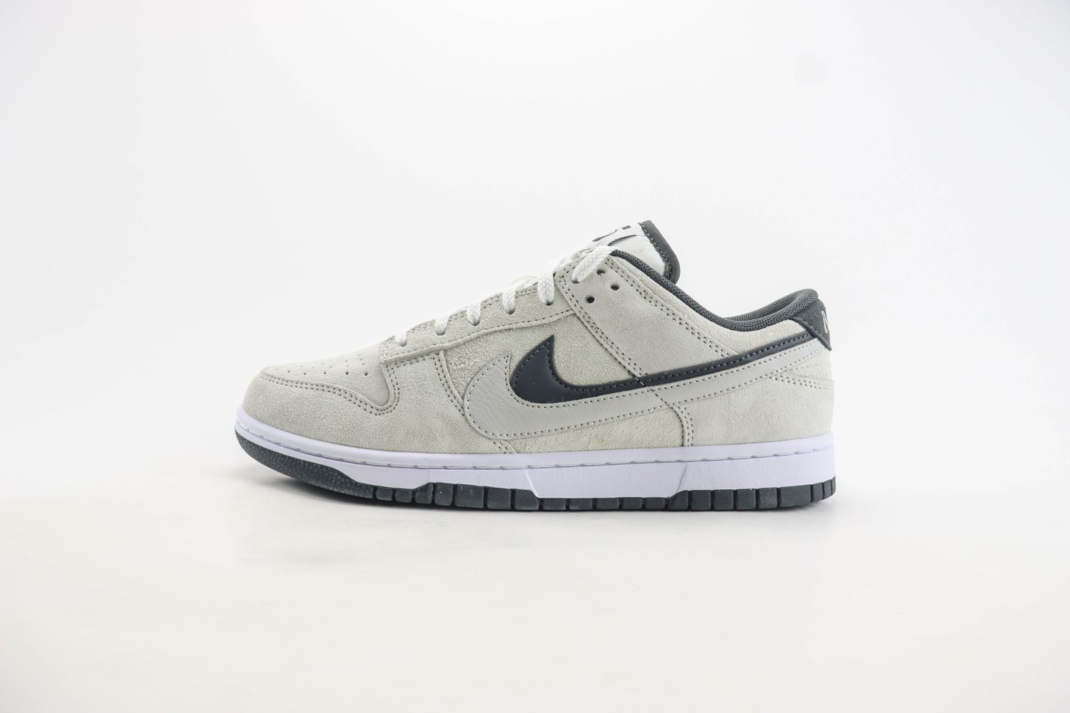 Nk SB Dunk Low 85