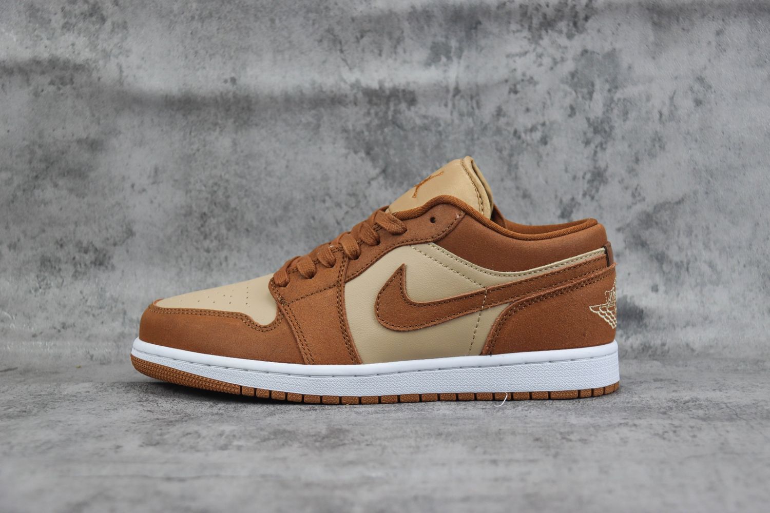 Jordan 1 Low SE Legend Coffee (Women's)