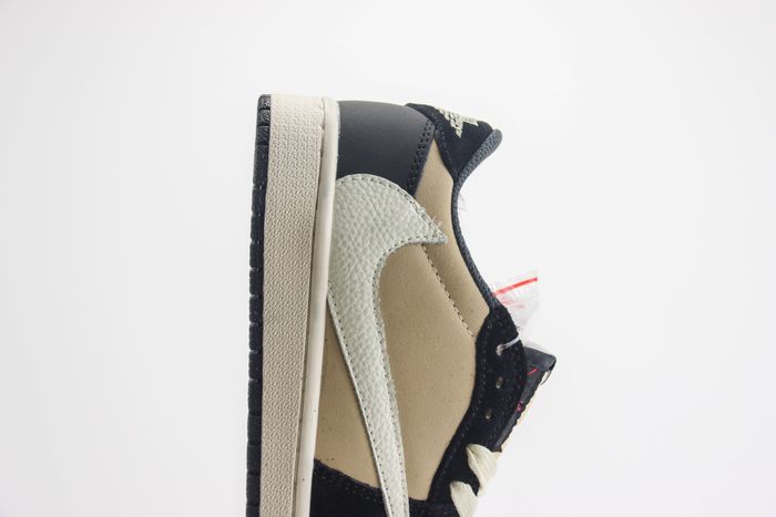 Travis Scott x Air Jordan 1 Retro Low OG Pale Vanilla