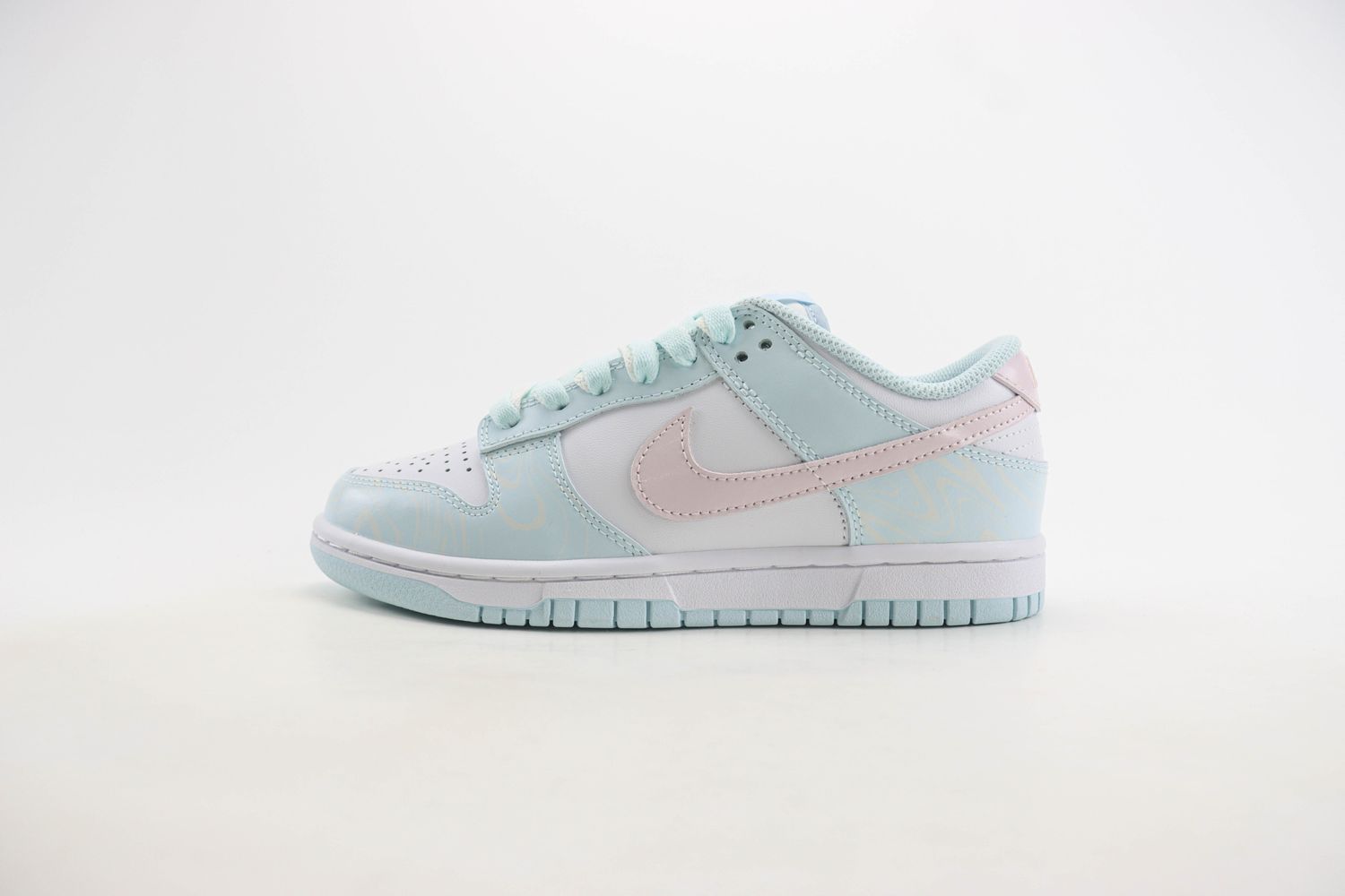 Nike Dunk Low Retro "Glacier" Blue White 