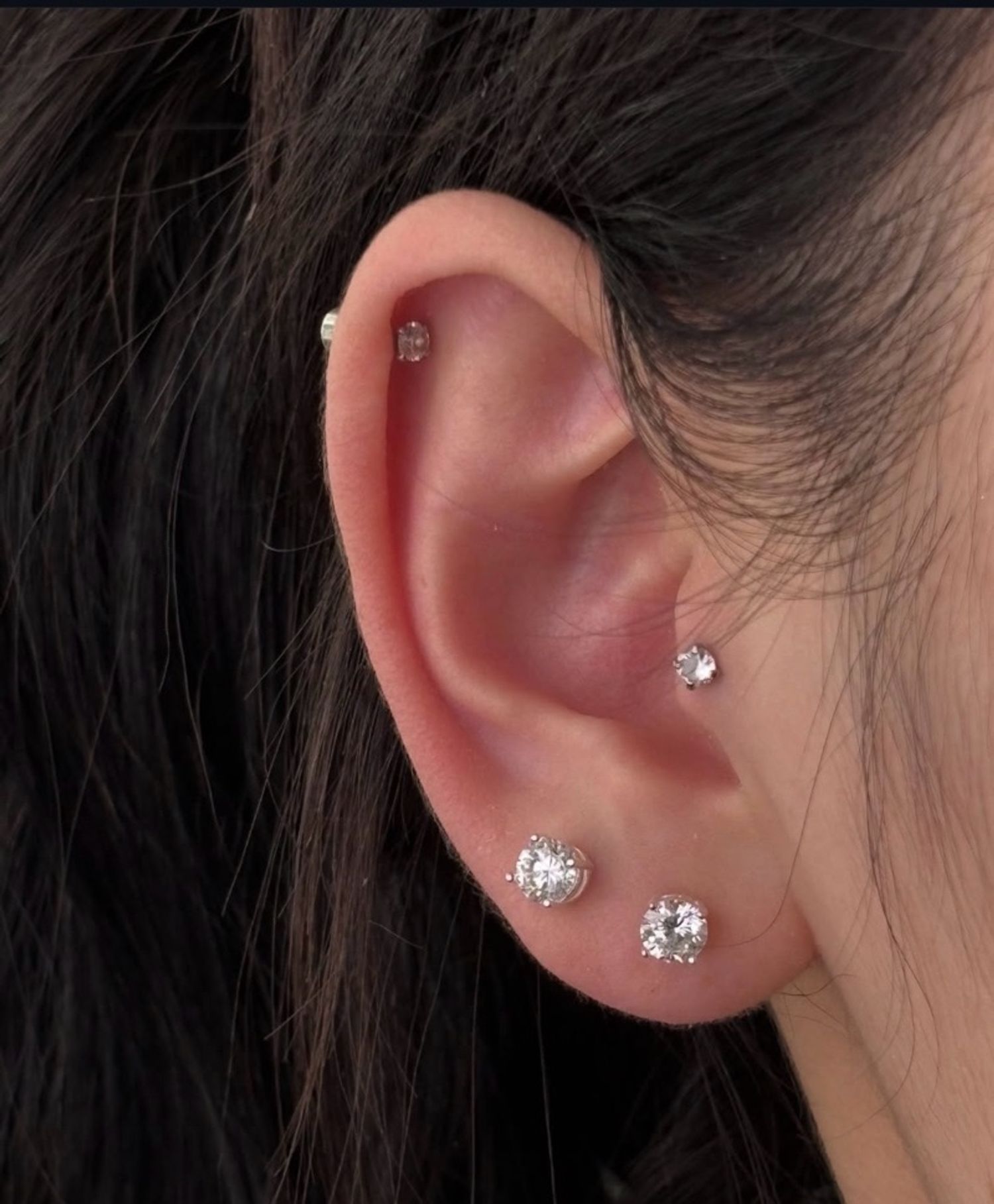 Мөнгөн ээмэг