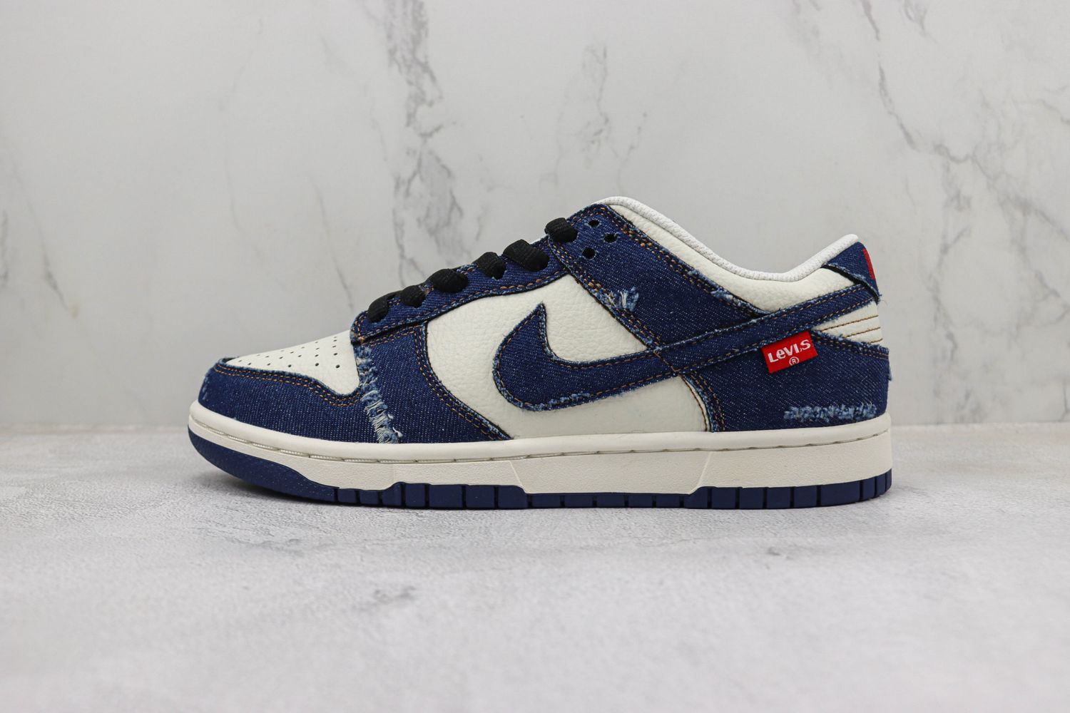 NK Dunk Low Retro x Levi's 04