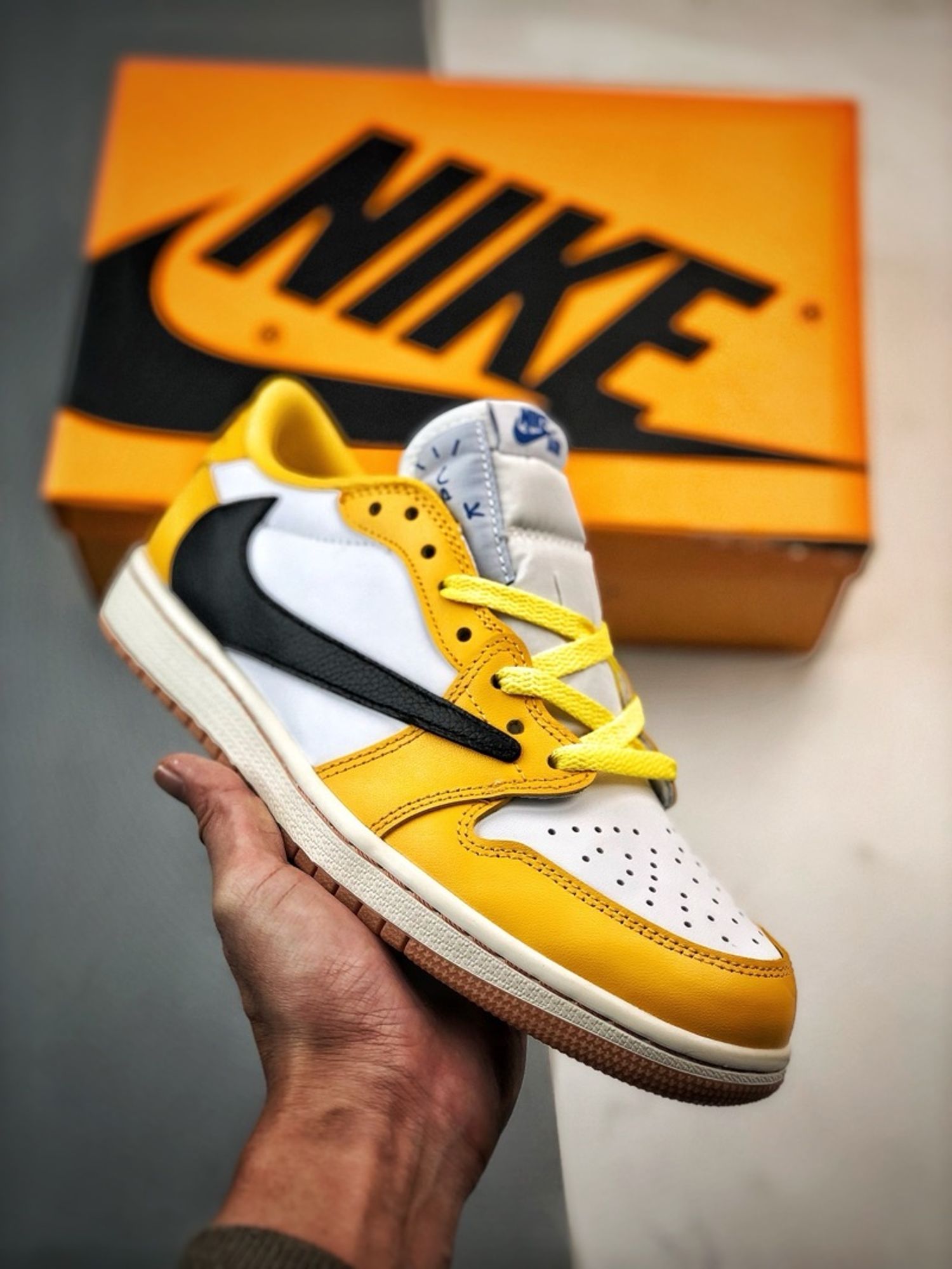 Travis Scott x  Jordan 1 Canary