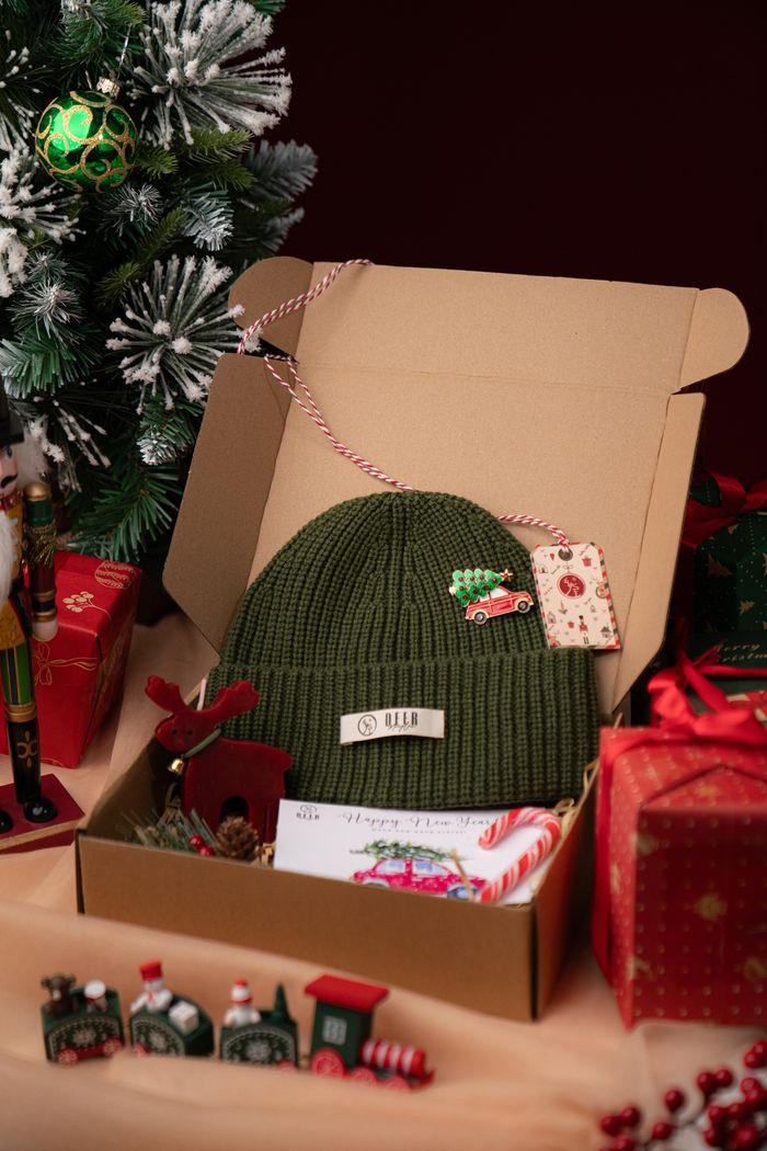 Малгайтай бэлгийн багц 