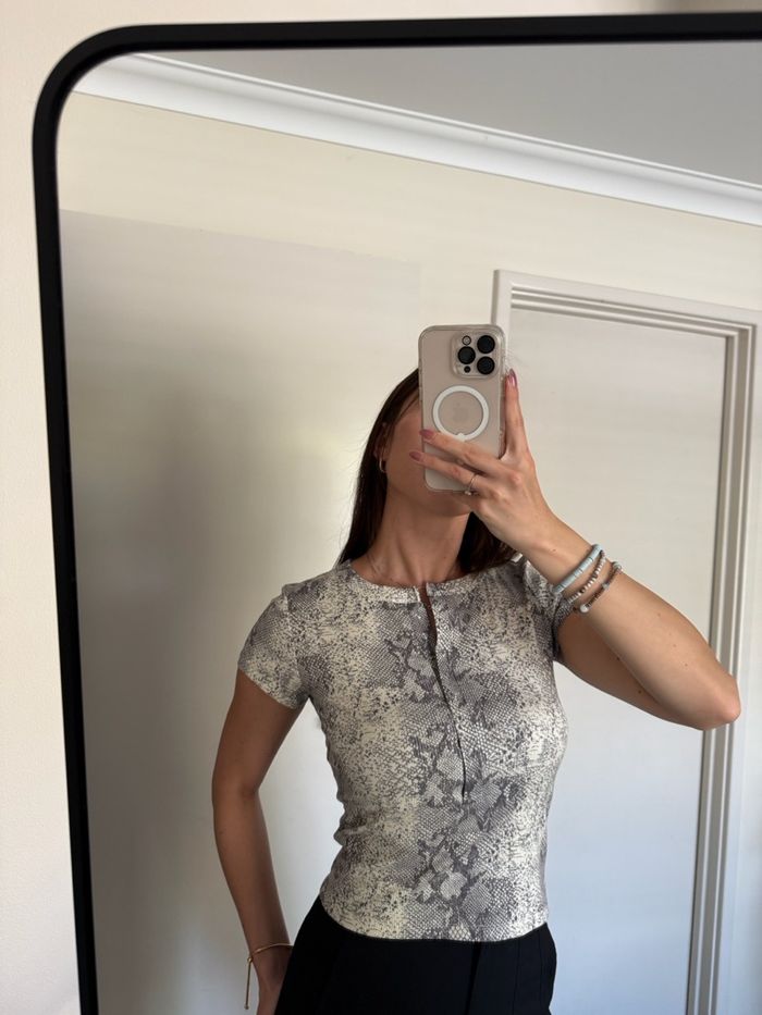 Snake print button top