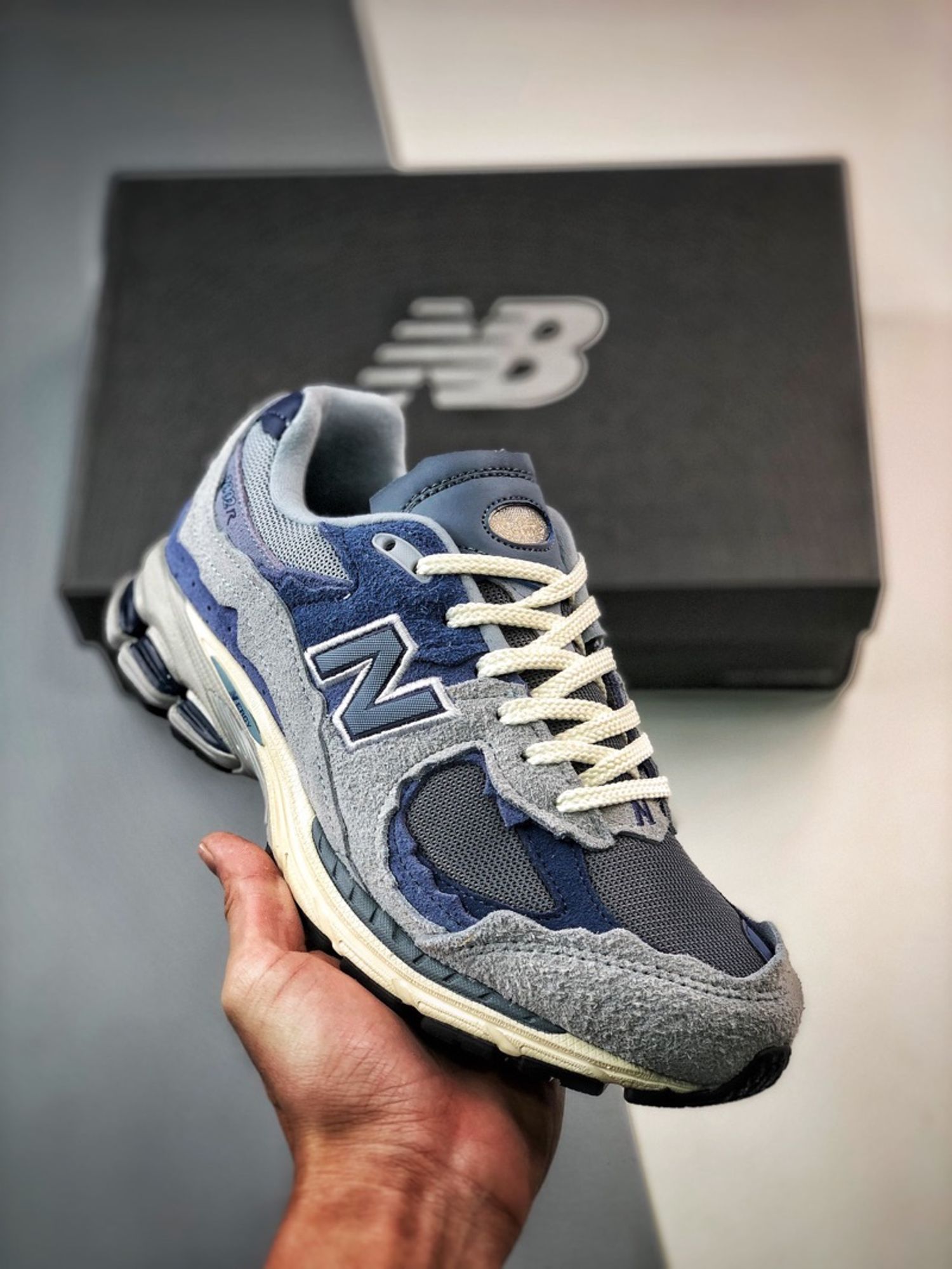 New Balance 2002R