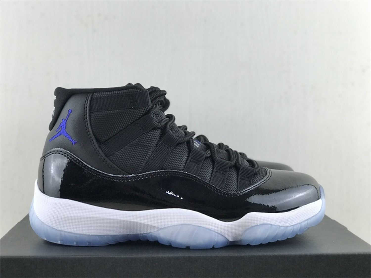 Air Jordan 11 “Space Jam”