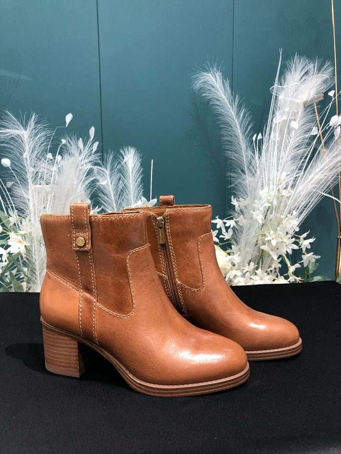 Vince Camuto богино түрийтэй 