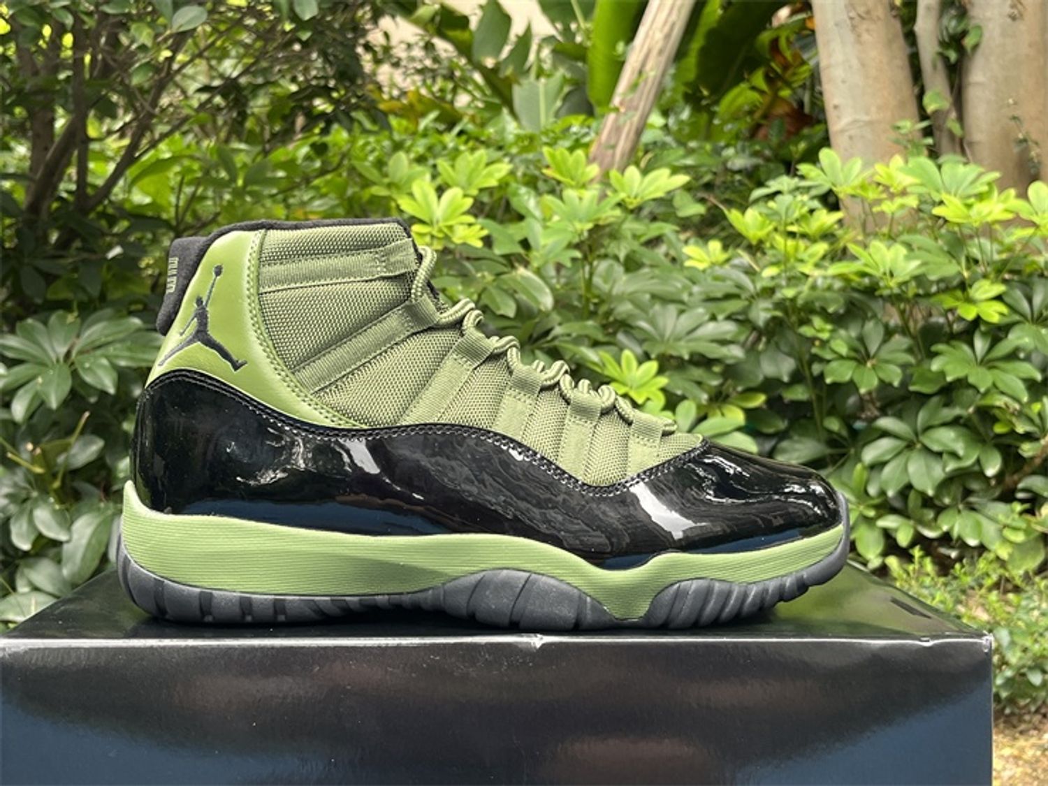 Air Jordan 11 Retro Army Green Black