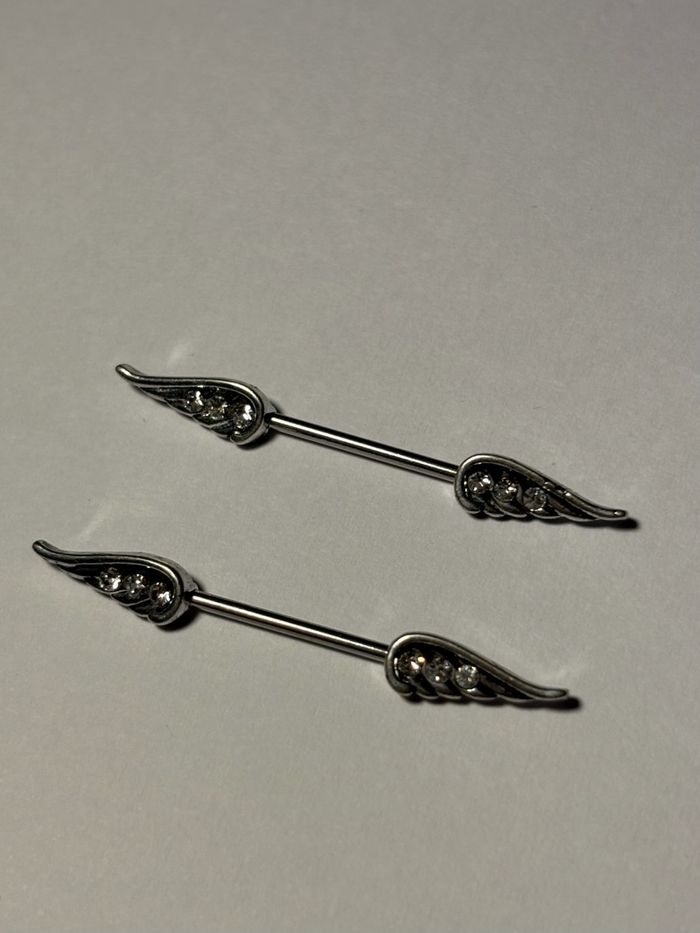 Хөхний ээмэг