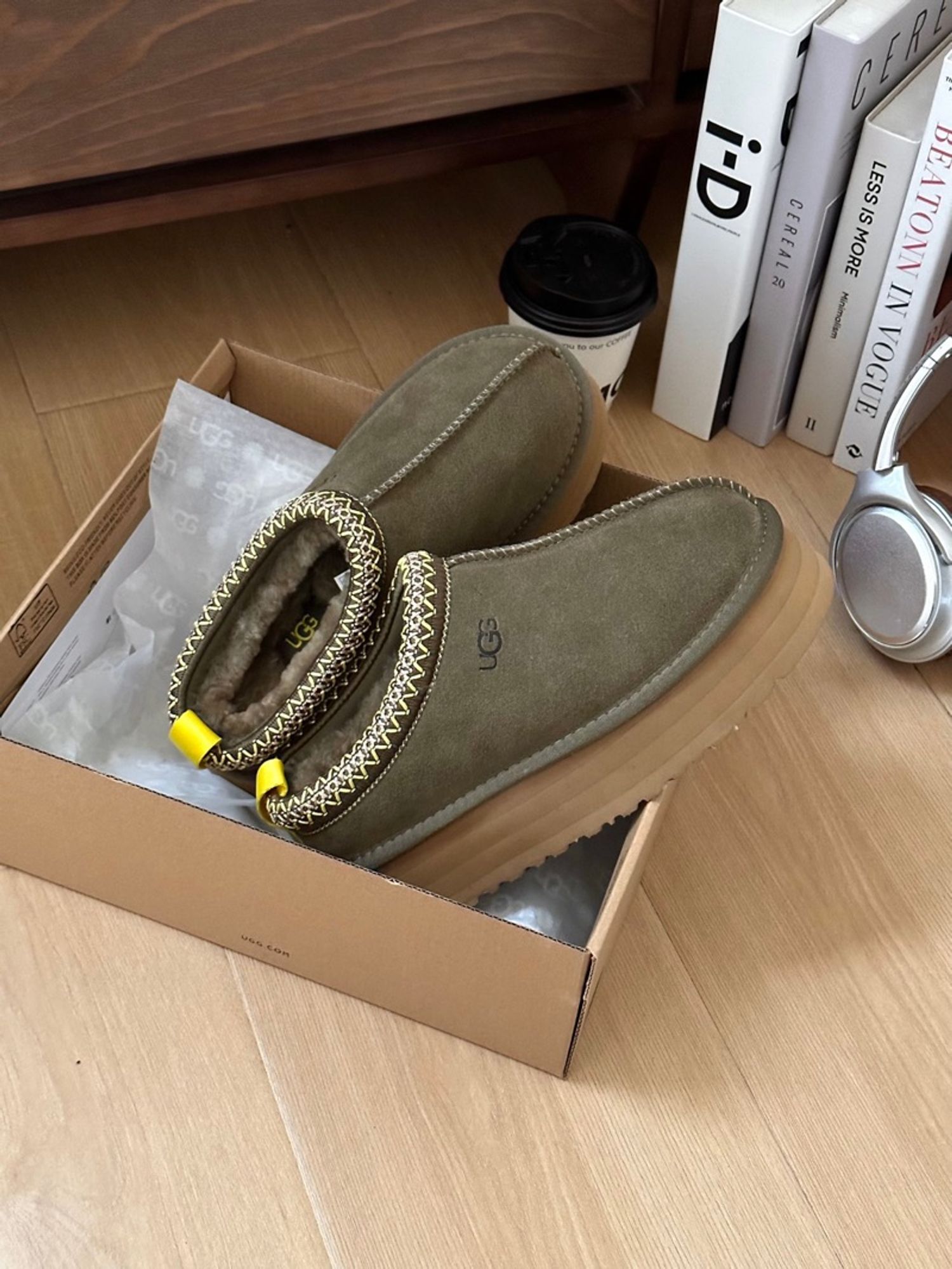 UGG Tasman