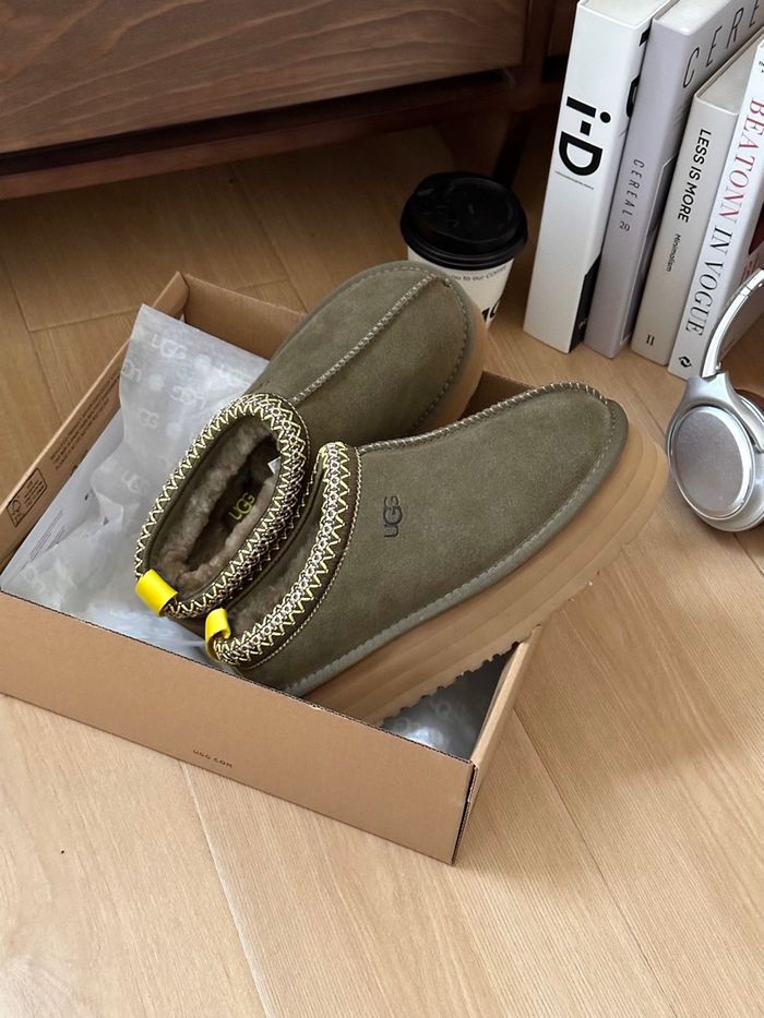 UGG Tasman