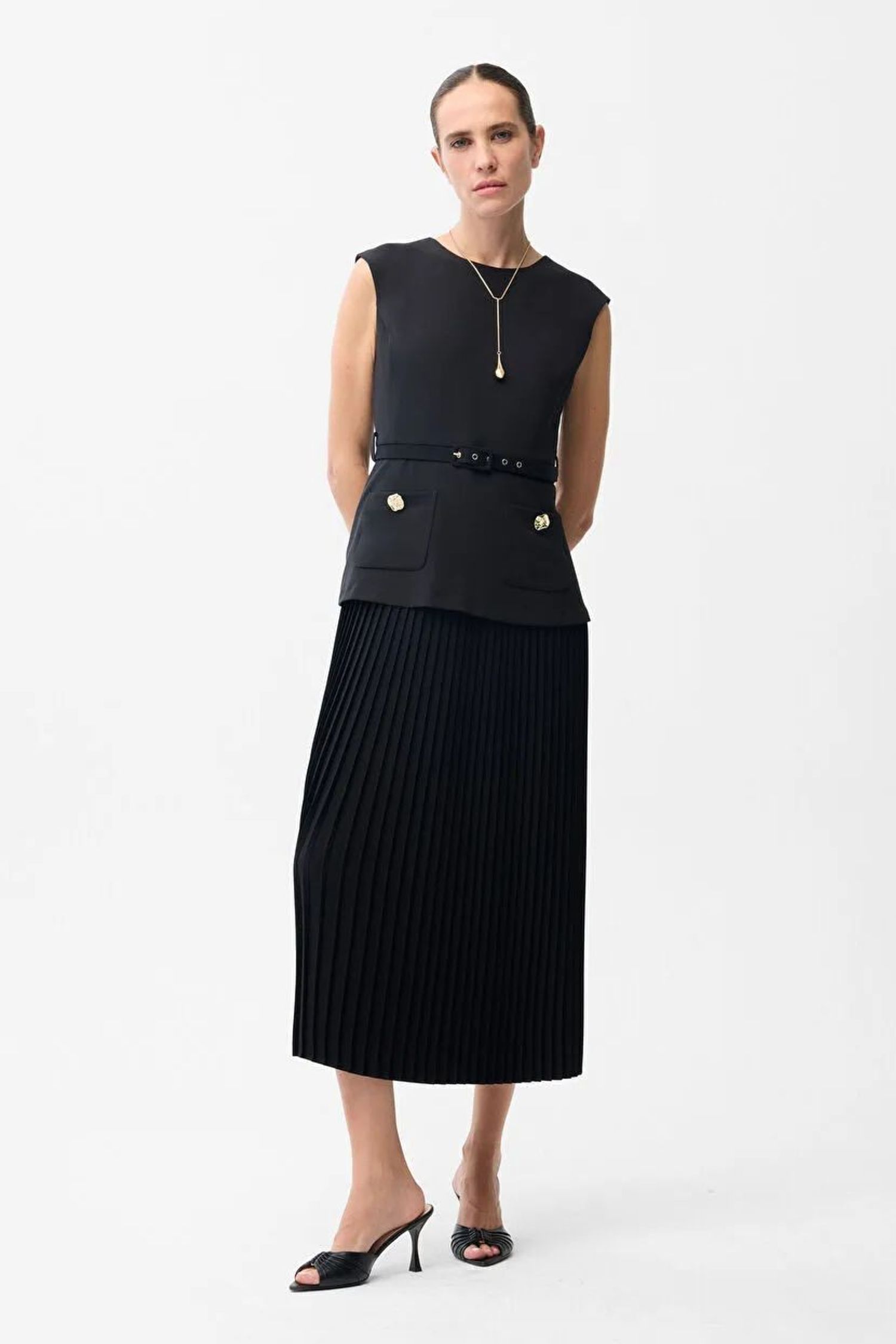 DRESS