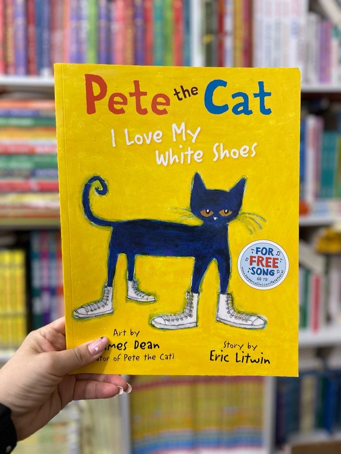 Pete the Cat- I love my white shoes