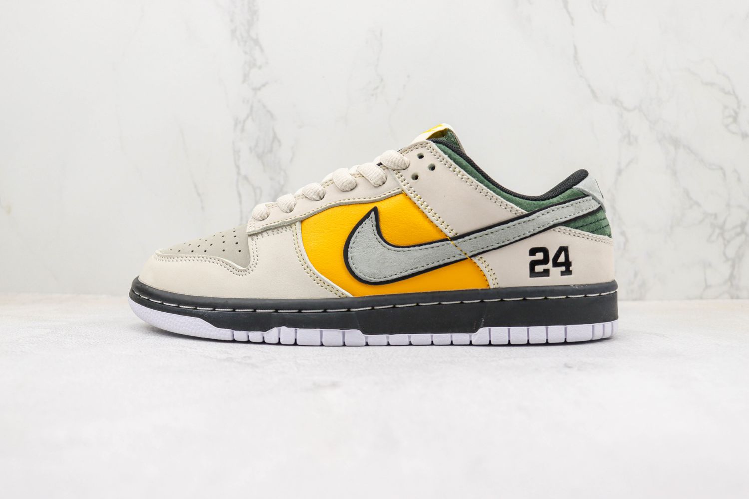 Nike SB Dunk Low “Kobe” 