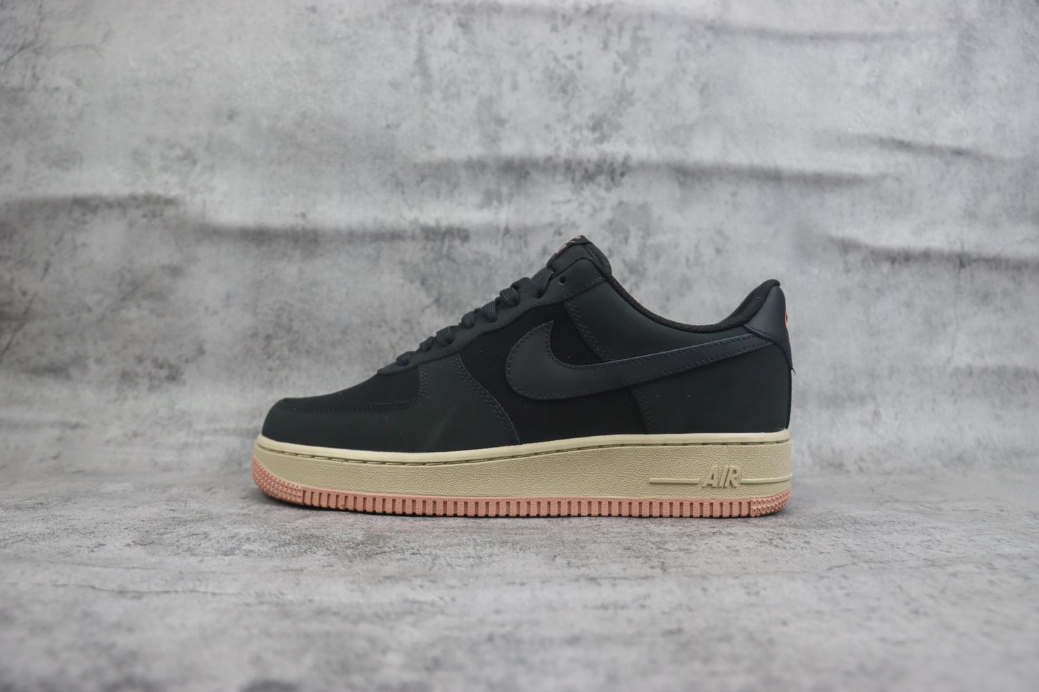 Nike Air Force 1 '07 Low x Black Red Stardust'