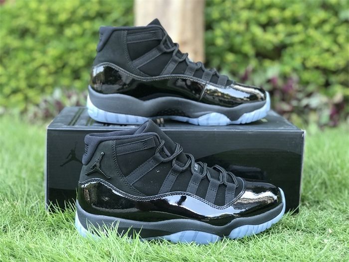  Air Jordan 11 “Blackout”