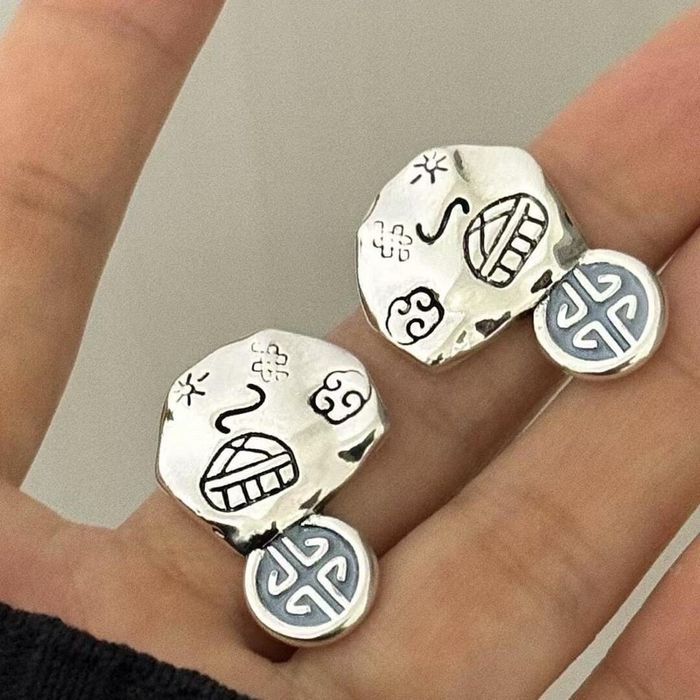 Монгол ээмэг 