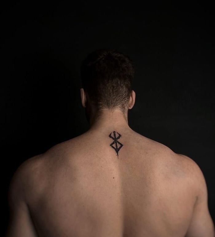 Berserk Mark Усан шивээс