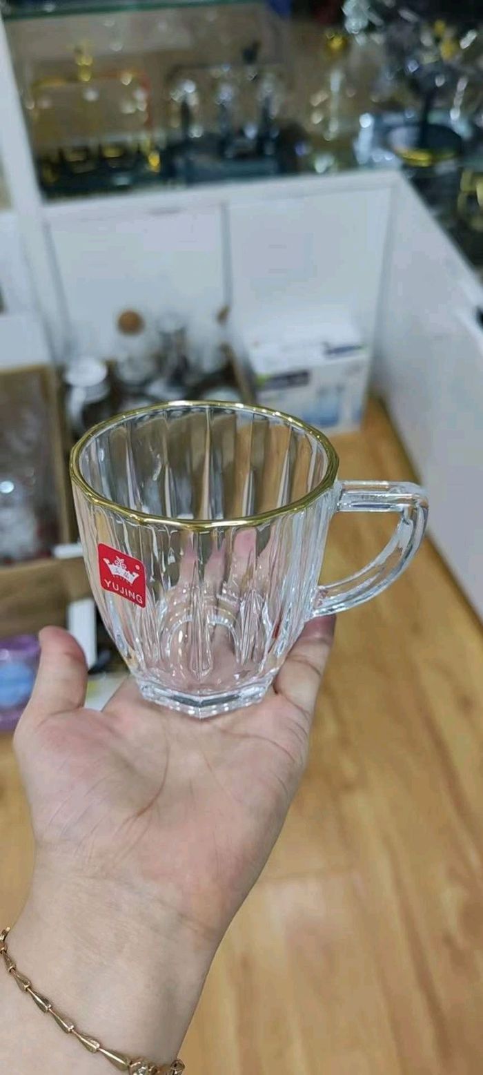 Кофены шилэн аяга