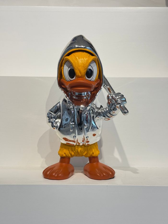 Donald Duck figurine