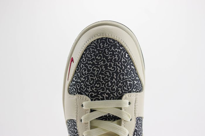 Nike SB Dunk Low x HERMES 01