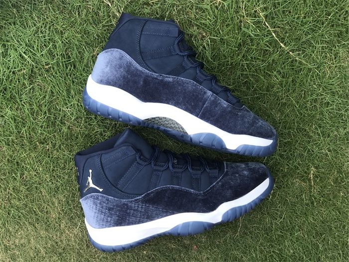 Air Jordan 11 Velvet WMNS “Midnight Navy”
