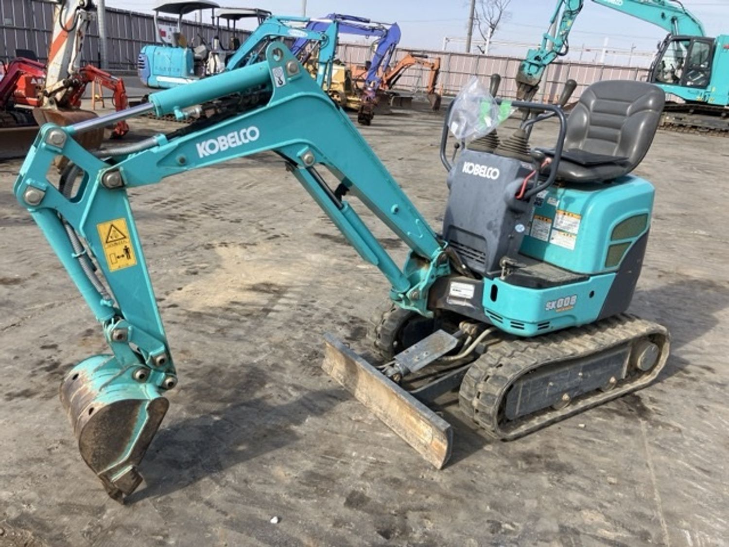 Kobelco sk008