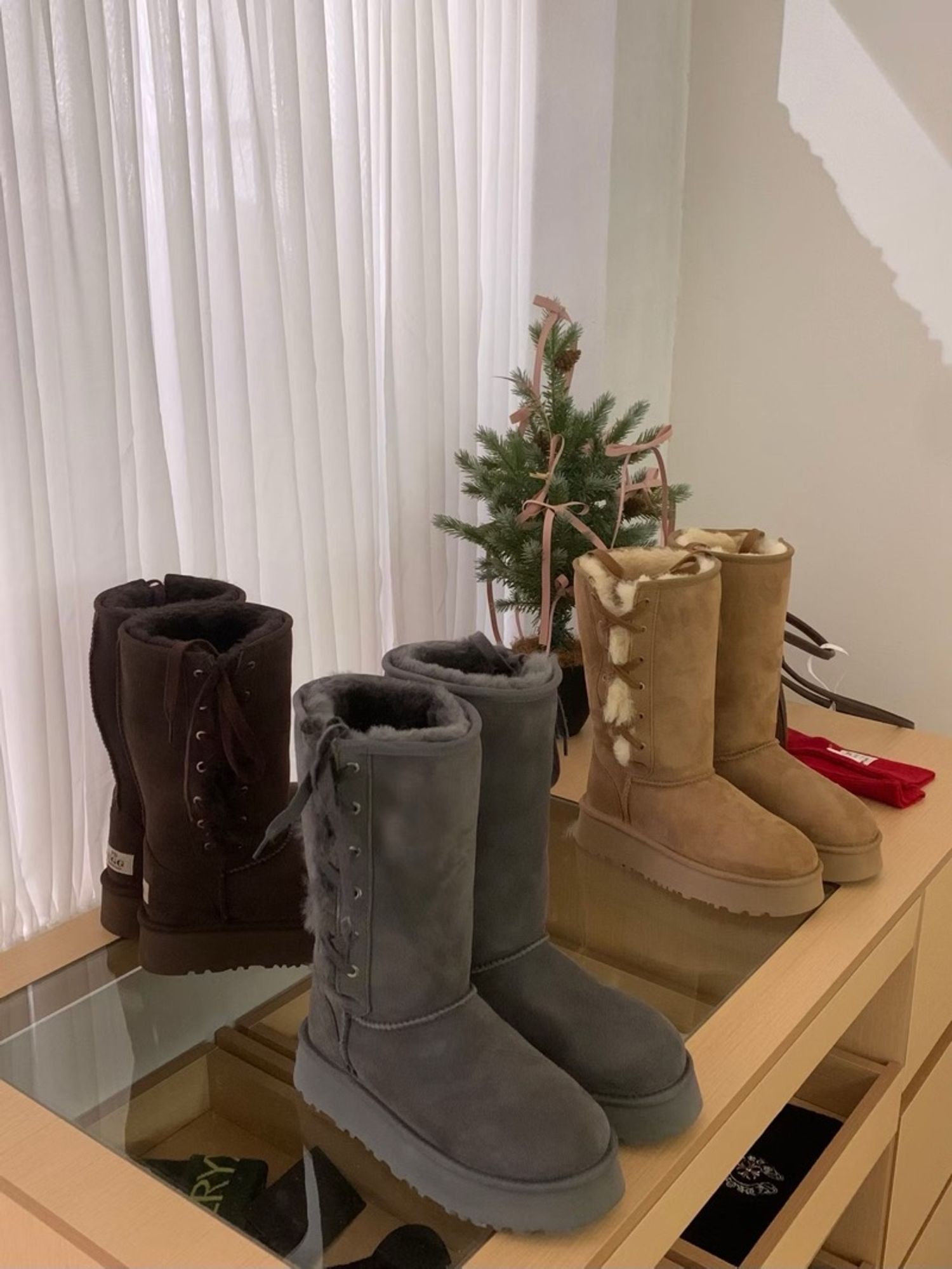 Шинэ загварын UGG захиалгаар