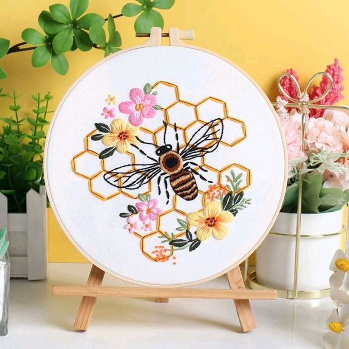 Зөгий уран хатгамал бэлдэц  