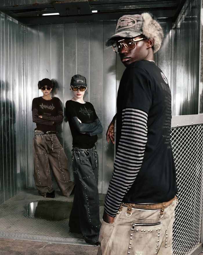 2025 World Tour Layered Long Sleeve -Black/Striped 