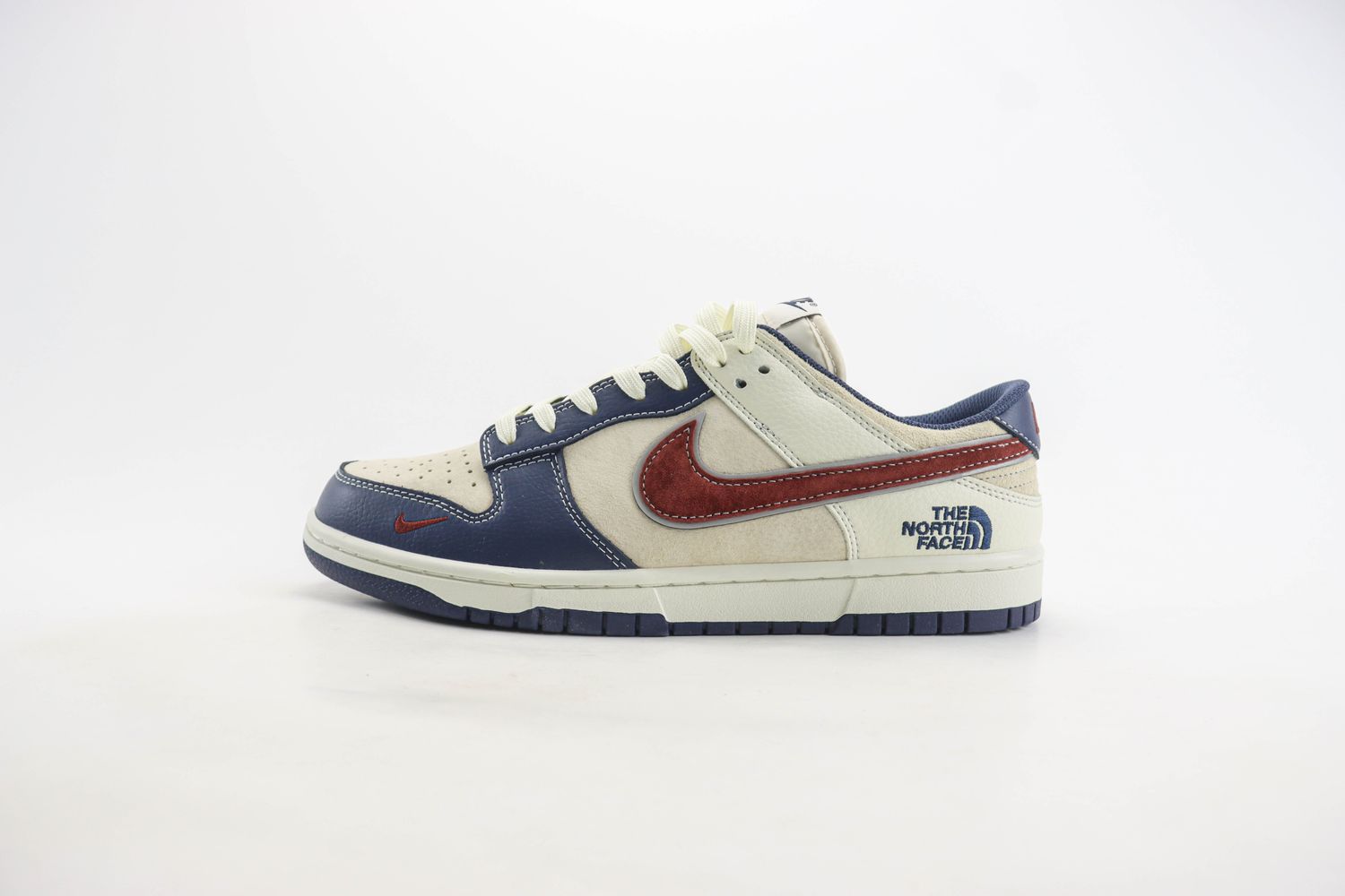 Nike SB Dunk Low x the face north 46