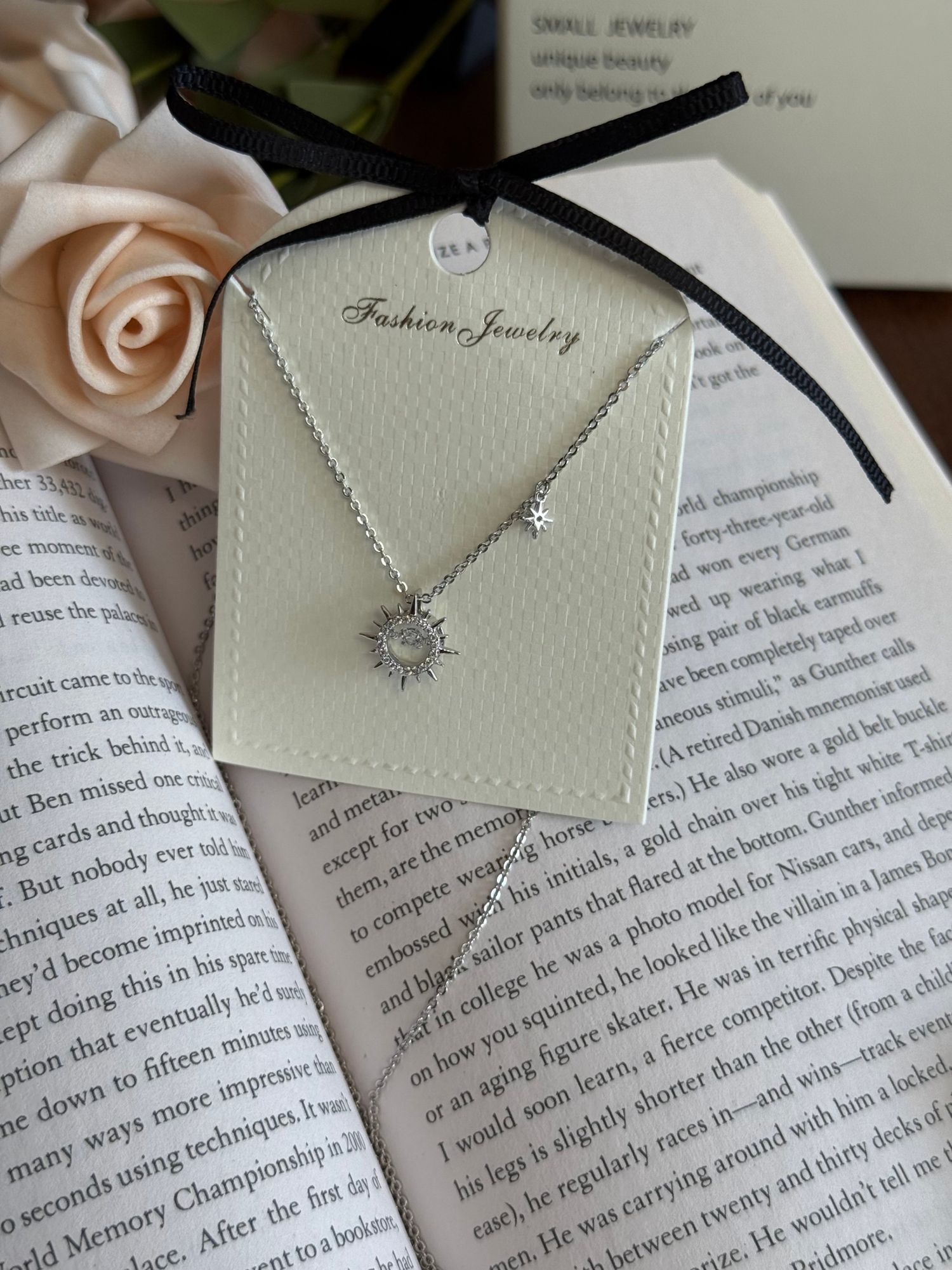 LUM SILVER NECKLACE