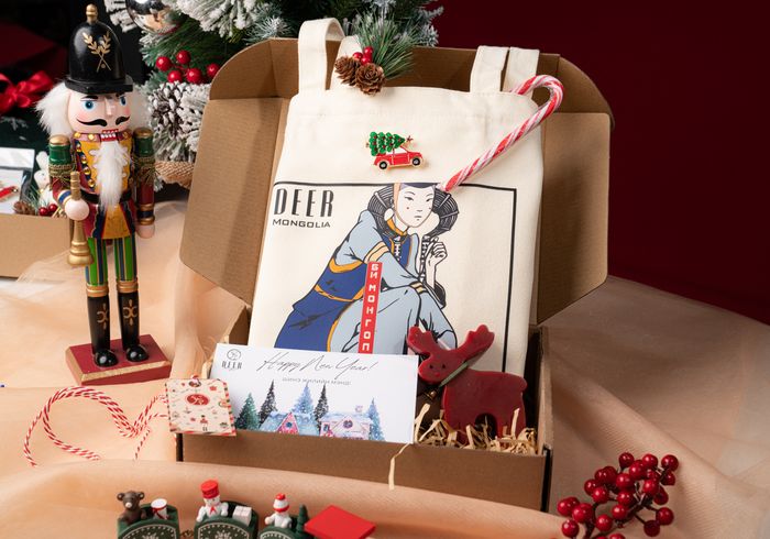 Цүнхтэй бэлгийн багц /аягагүй/