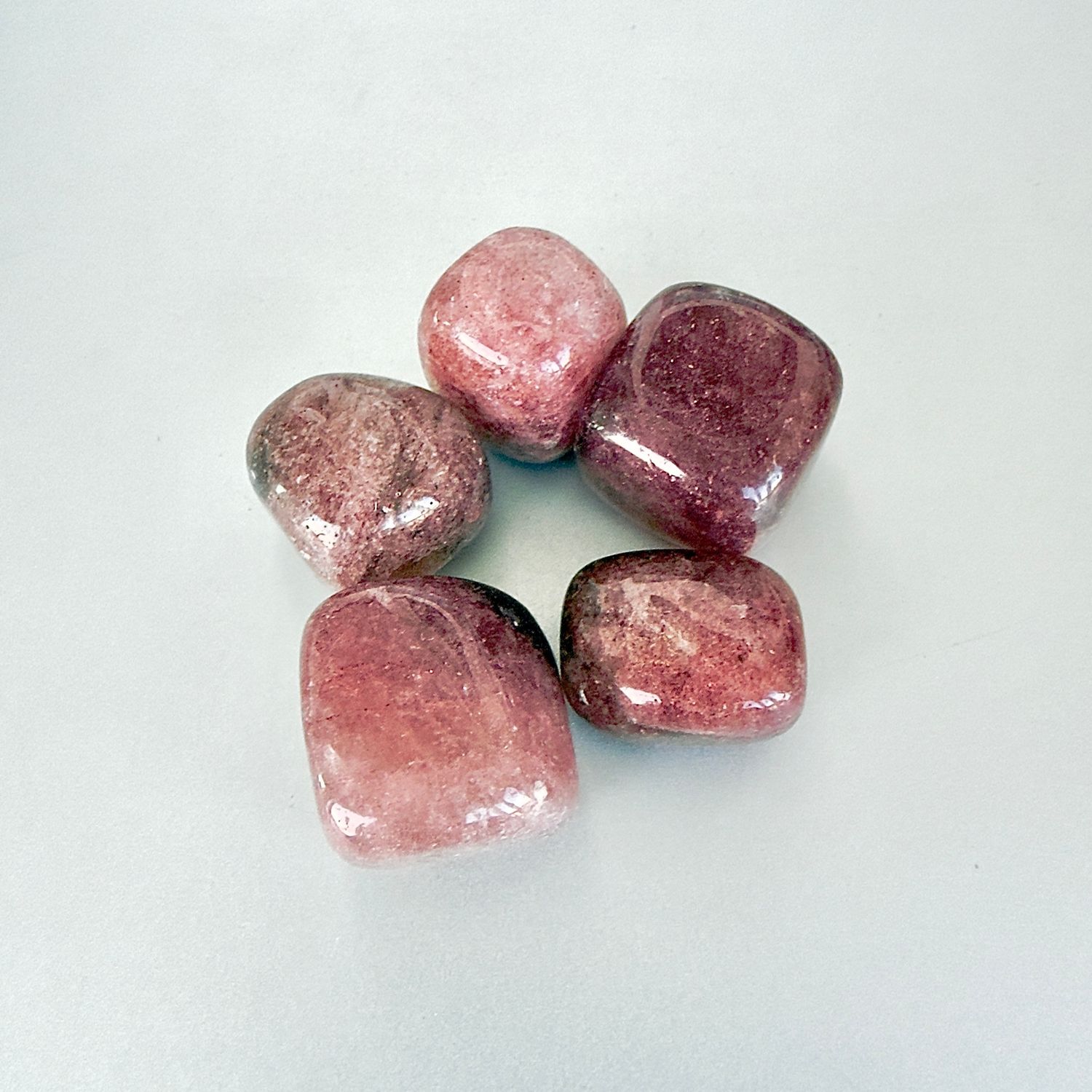 Өнгөлсөн гүзээлзгэнэ болор чулуу