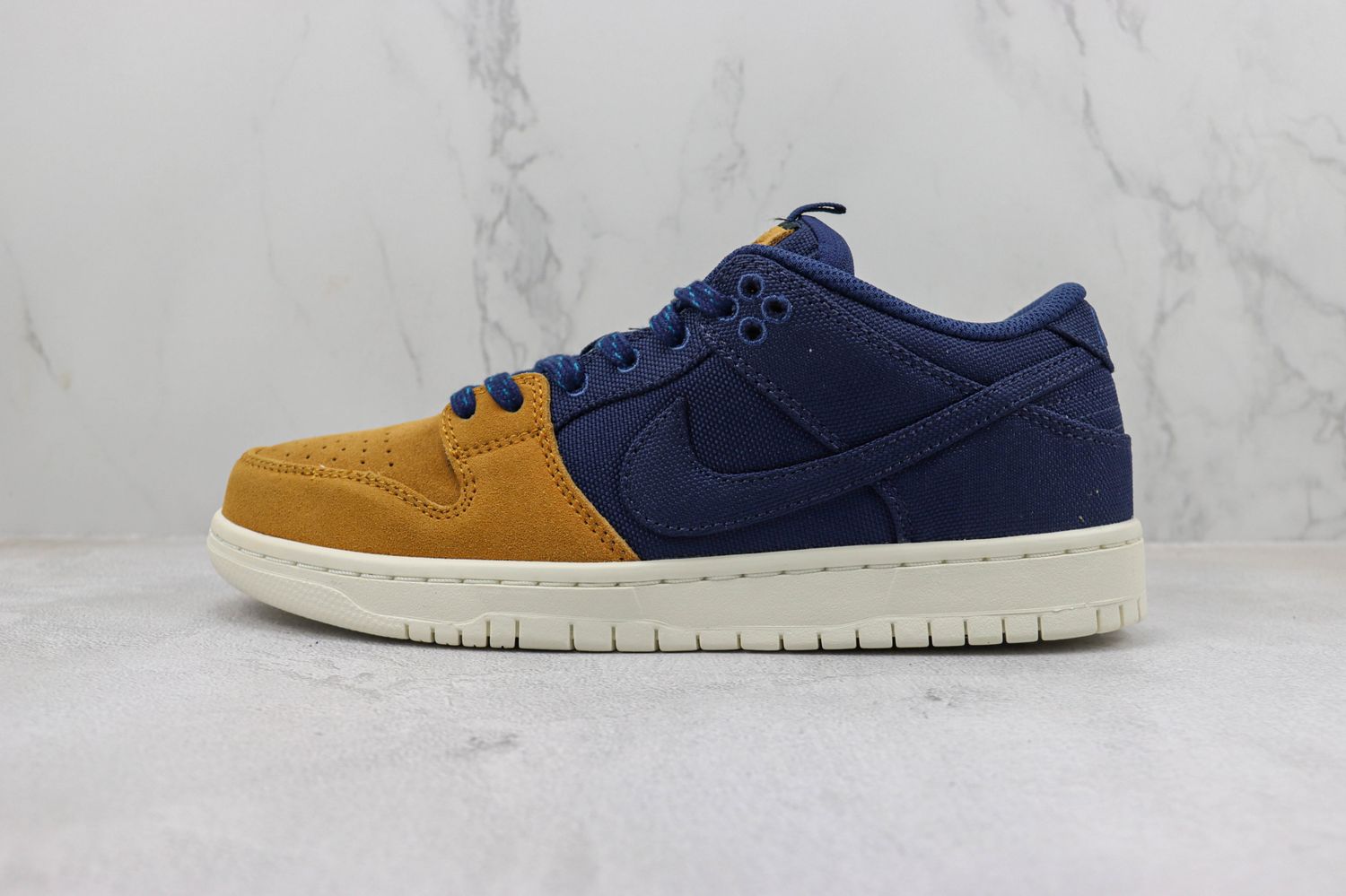 Nike SB Dunk Low "Midnight Navy/Desert Ochre" sneakers