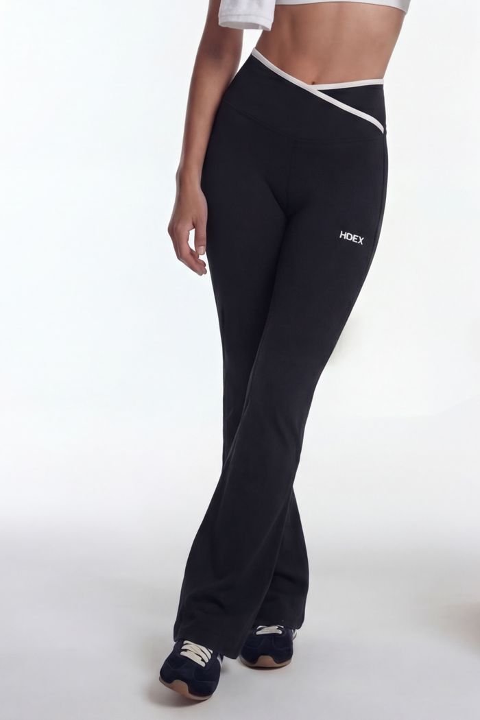 Support Cross Bootcut Leggings