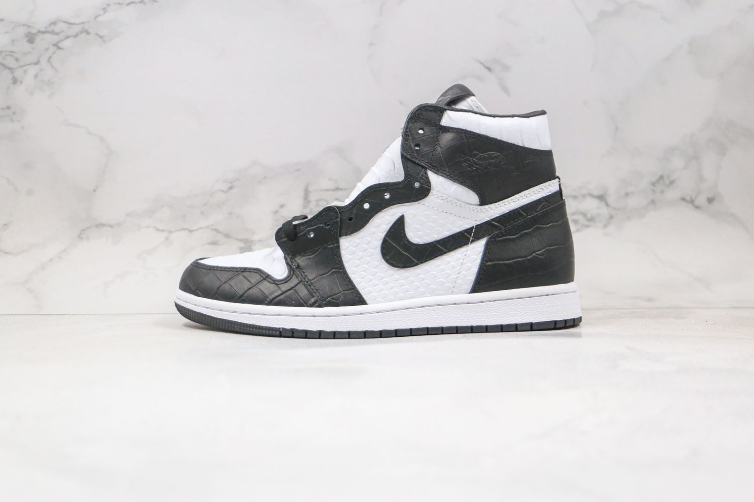 AJ1 Air Jordan 1 WMNS “Snake”Swoosh Logo 