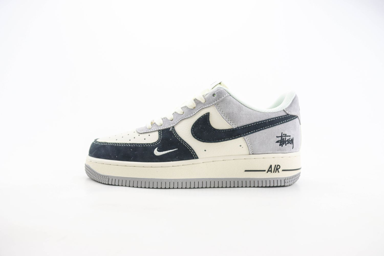 Nike Air Force 1 Low x Stussy 46
