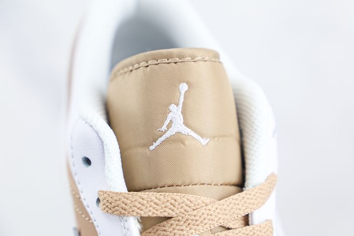 Jordan 1 Low Gum White