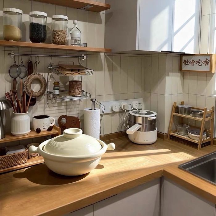 Буцалгаж болдог шаазан тогоо