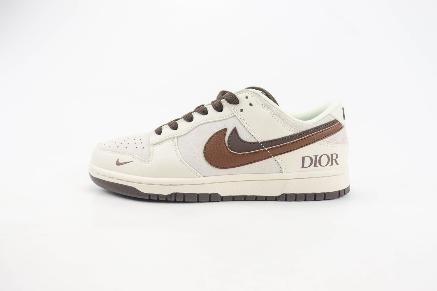 Nike SB Dunk Low x DIOR 12 
