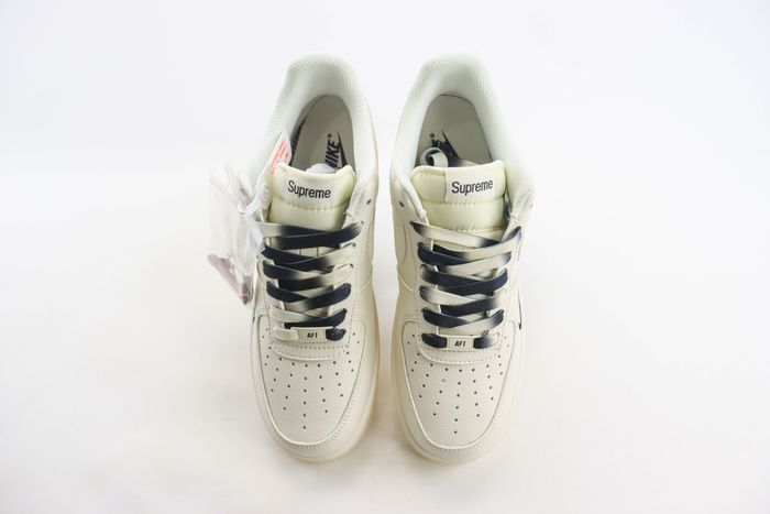 Nike Air Force 1 Low x supreme 71