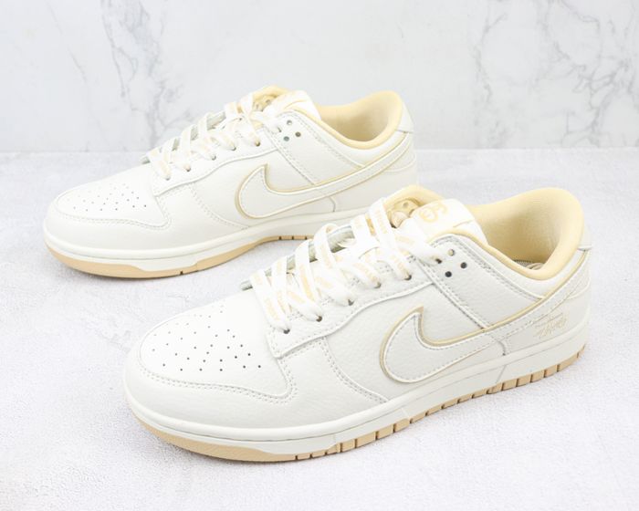 Nike WMNS Dunk Low Pearl White