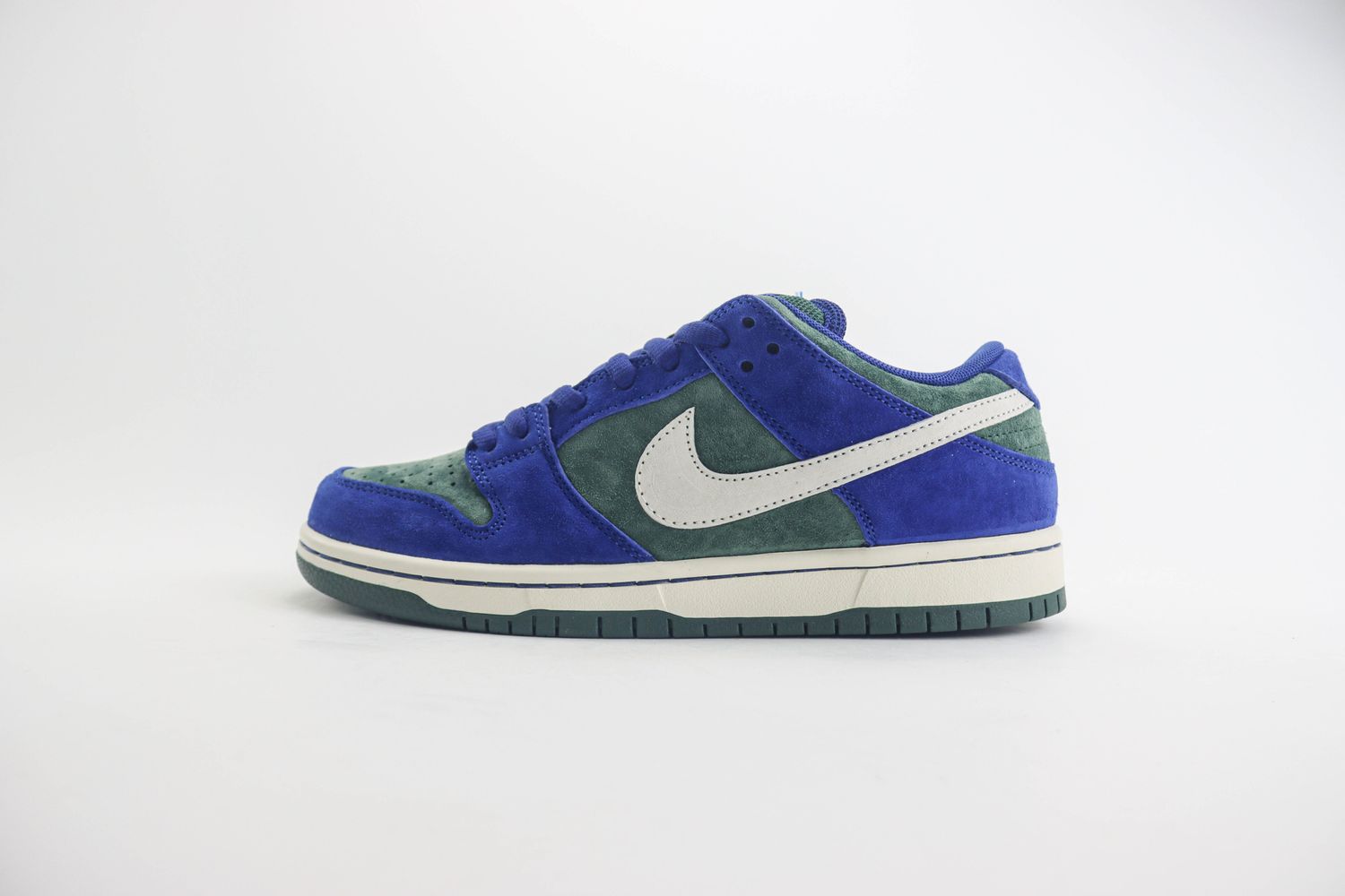 Nike SB Dunk Low Deep Royal Blue