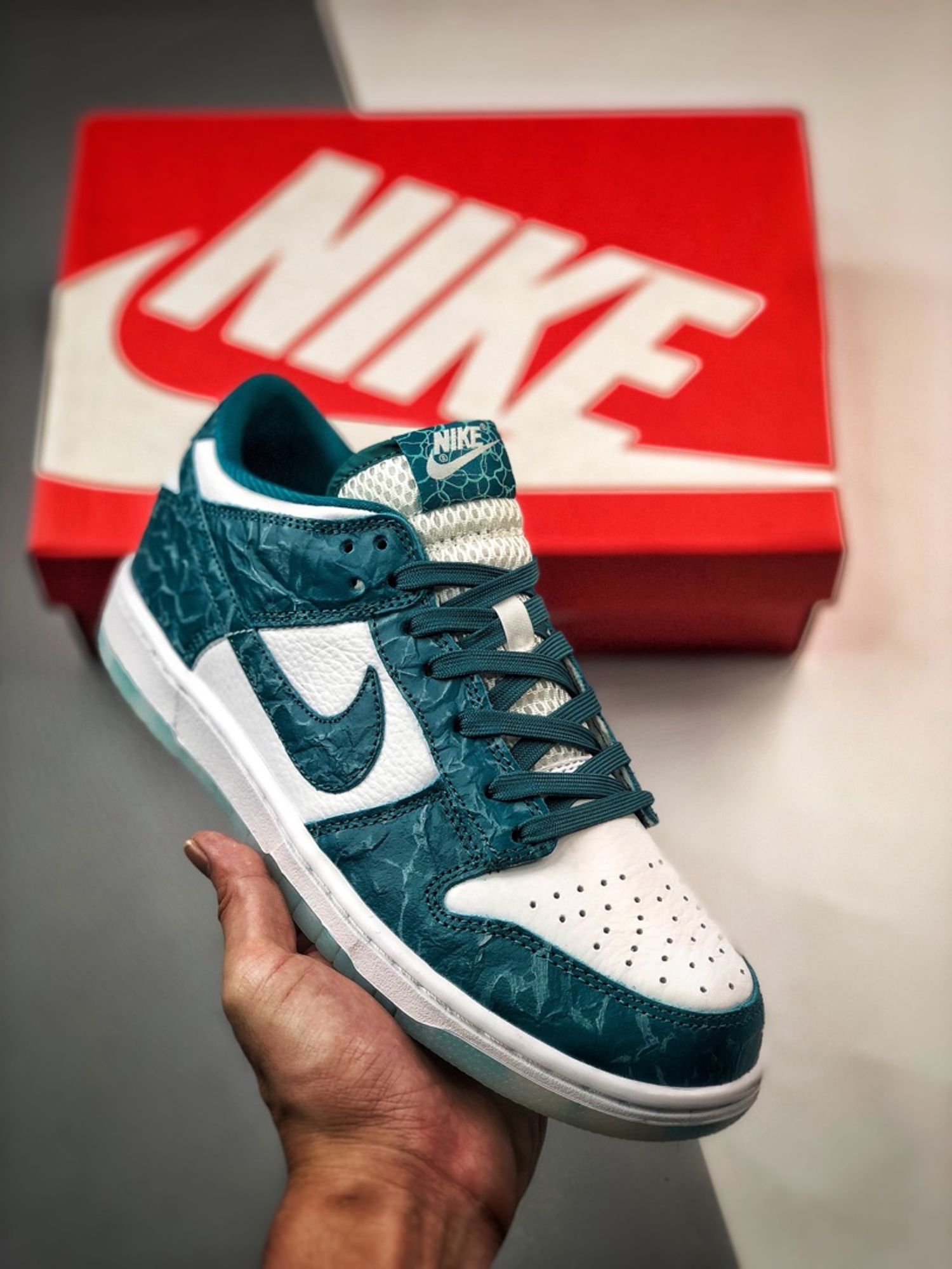 HUF x Nike SB Dunk Low “Ocean”