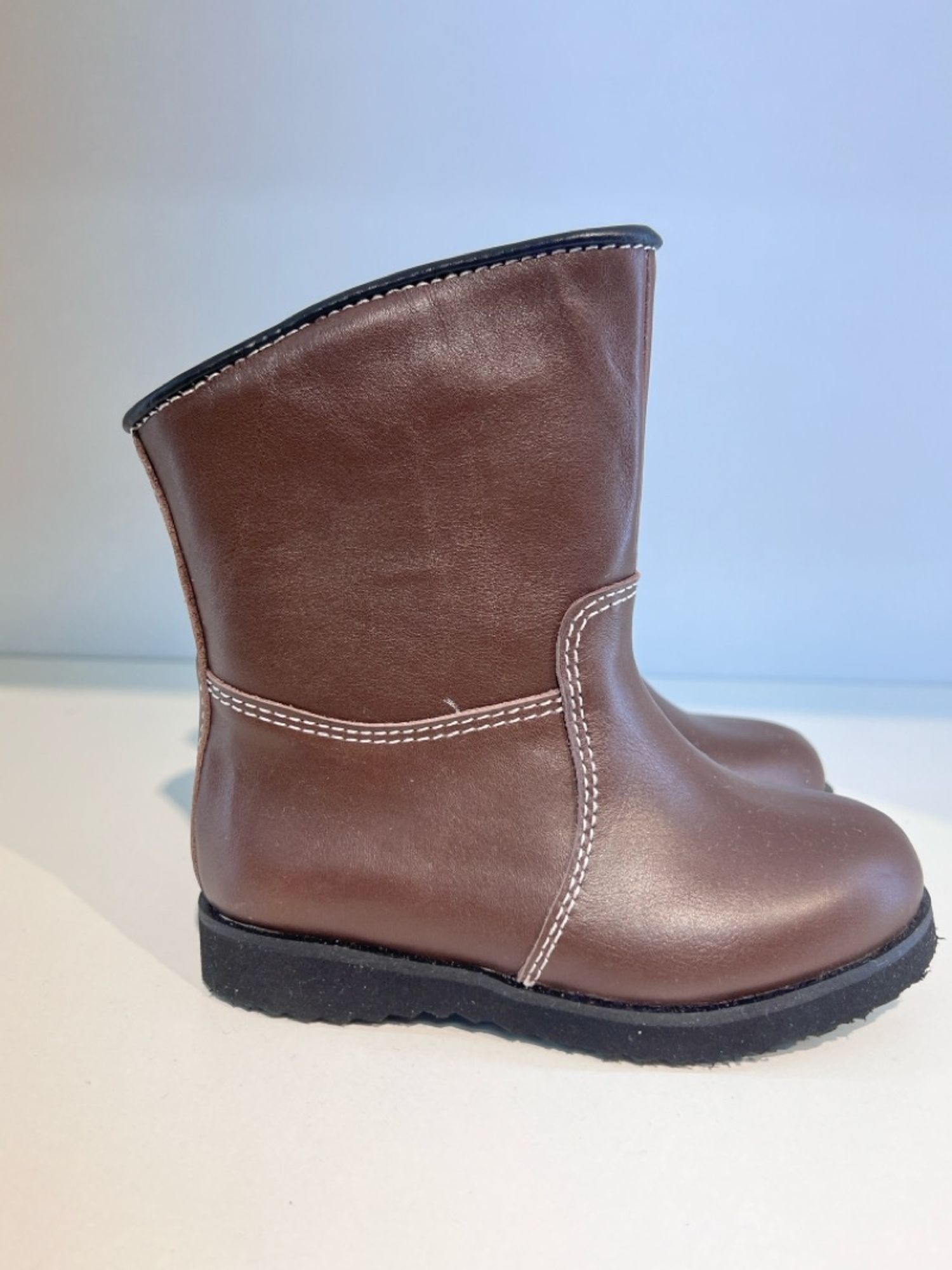 Нярайн Гутал ( Бор)