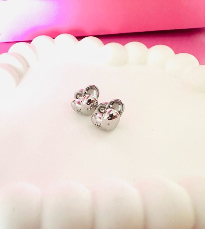 Зүрхэн ээмэг