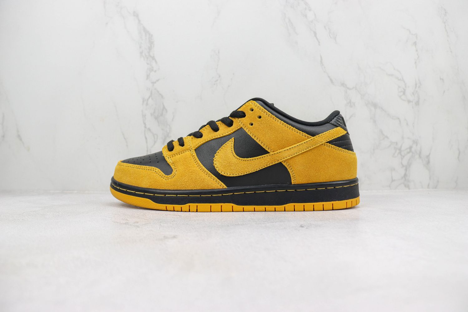 Nike SB Dunk Low Pro “Iowa” 2015 University Gold/Black
