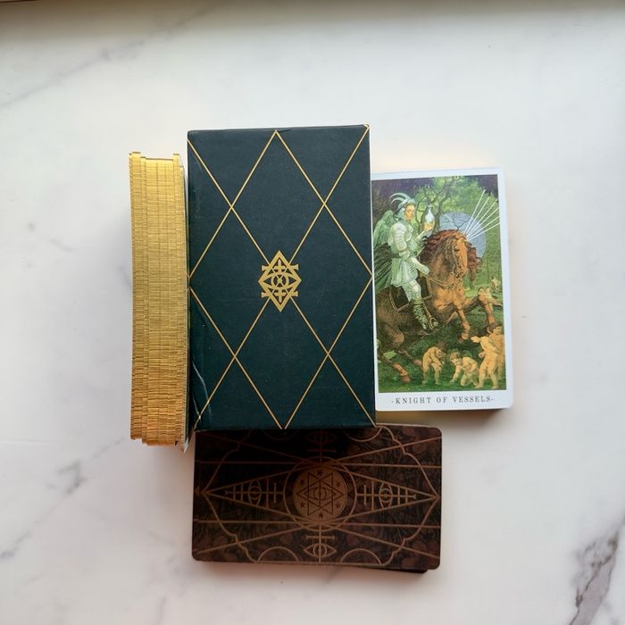 Terra Bolatile Tarot (ориг савтай, том хөзөр)